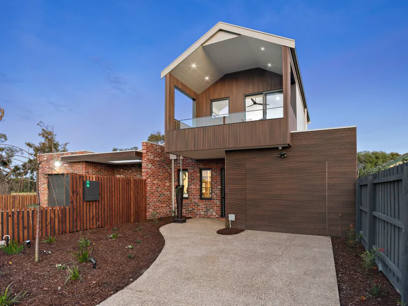 Bespoke Bayside Beauty with Parkland Views