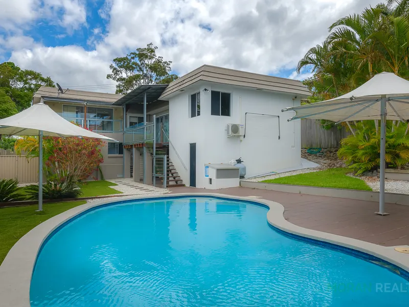 OUTSTANDING DUAL LIVING HOME 