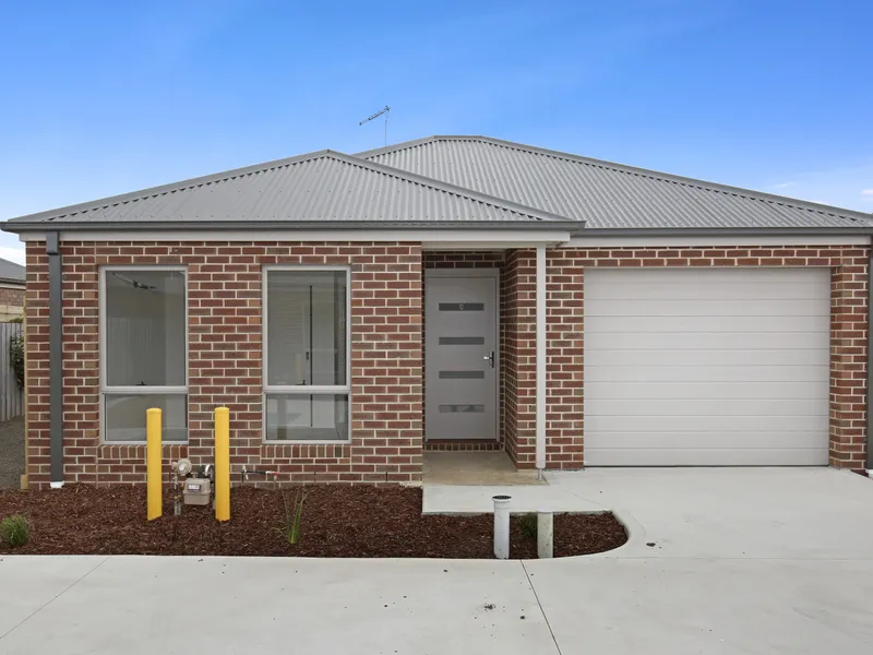 MODERN LOW MAINTENANCE LIVING!