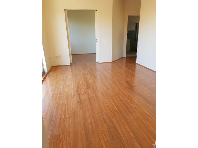 1 WEEK RENT FREE PERIOD!