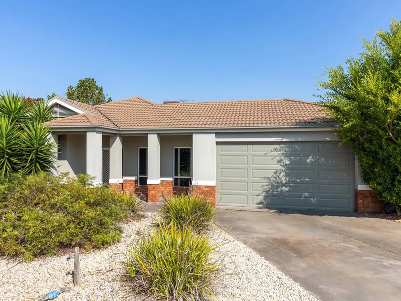 Low Maintenance Beautiful Family Home!