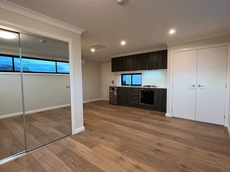 BRAND NEW STUDIO - GLENMORE PARK