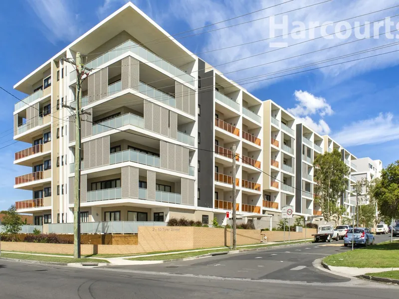 Large 2 bedroom apartment with dual aspect