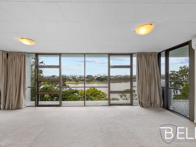 Stunning Apartment, Incredible River and City Views, Amazing Location