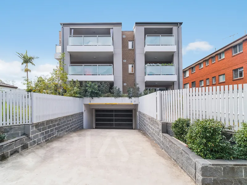 Stylish apartment facing NW with 20 sqm private courtyard
