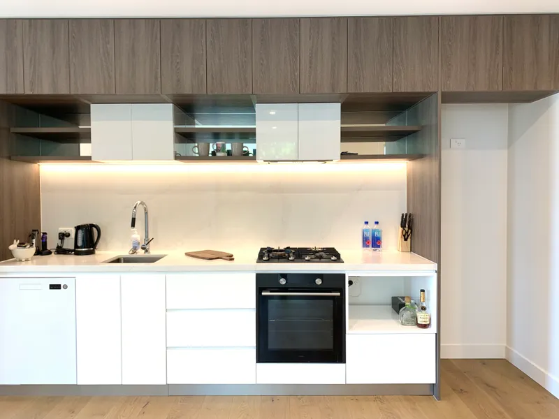 One bedroom unfurnished luxury executive apartment in Vermont South