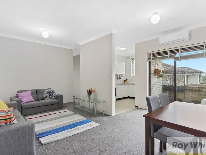 Renovated 2 bedroom unit - Excellent Location!