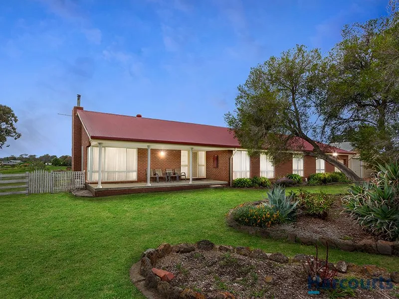 Idyllic Rural Living Close to Town