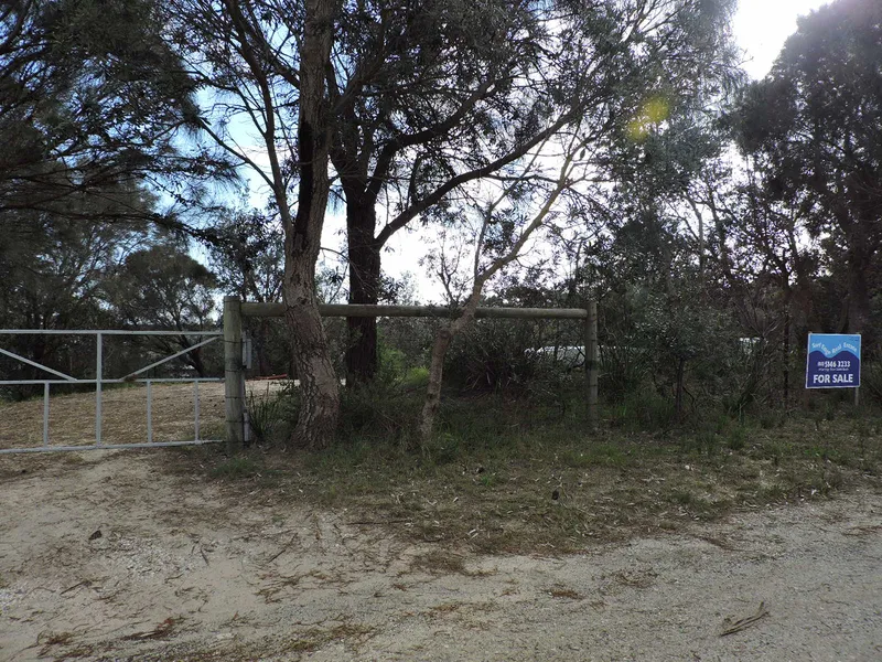 Perfect Larger Block Overlooking The Lake & Ranges.