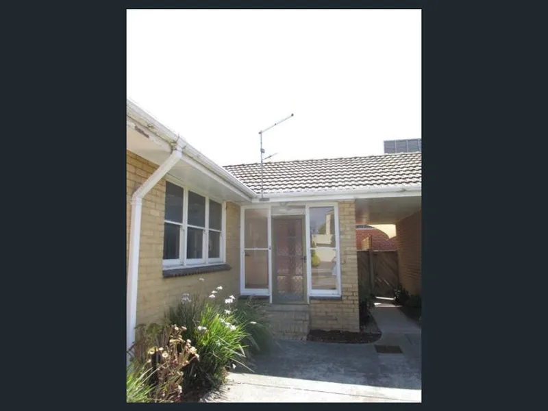 HEAR THE WAVES - RENOVATED BEACHSIDE UNIT