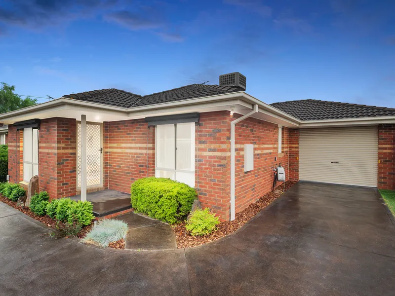 Low Maintenance Home - Steps to Beach & Shops