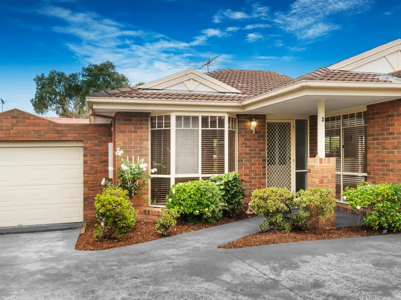 SINGLE-LEVEL LIVING IN A WHISPER QUIET COURT