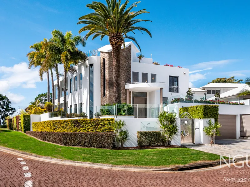 Iconic Tri Level Luxury Residence with Glittering Bay Views