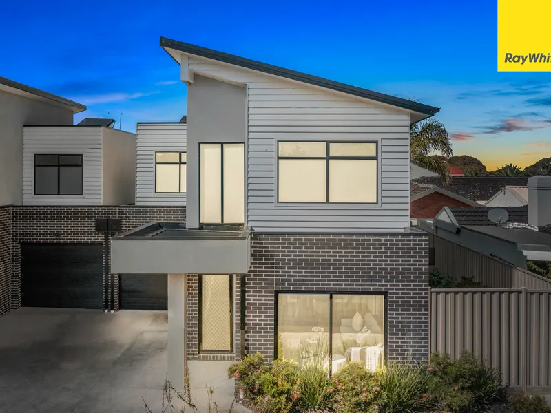 Modern Elegance in Keilor Downs - Stunning townhouse nestled in the heart of convenience