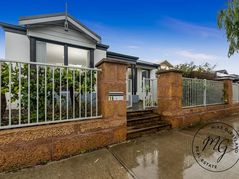 Big Bedrooms, Double enclosed garage, Ducted Aircon. Tick.Tick.Tick!