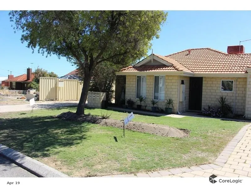 NEAT AND TIDY 3 BED 2 BATH UNIT CLOSE TO FREEWAY AND AMENITIES CALL ME TO VIEW THE PROPERTY