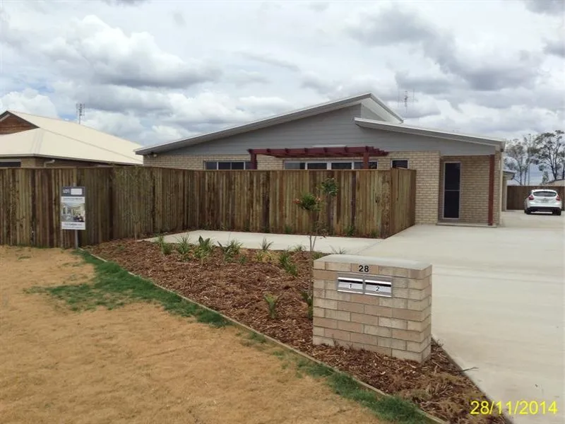 Upmarket roomy 3 bedroom Unit with the WOW factor