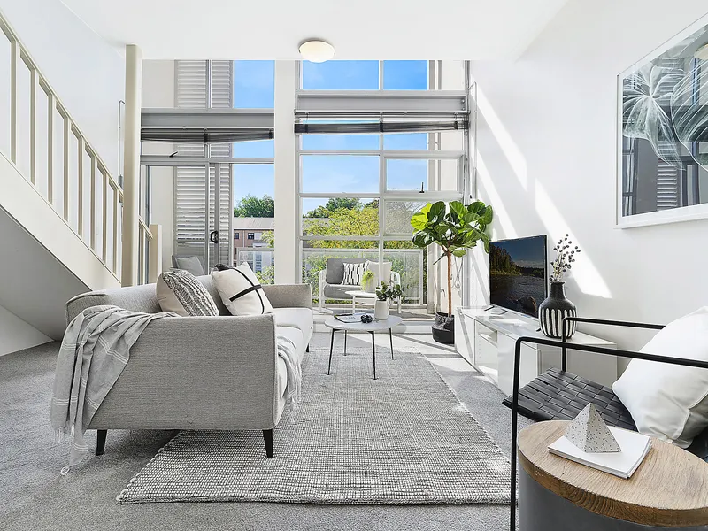 Vast designer apartment in prized parkside setting