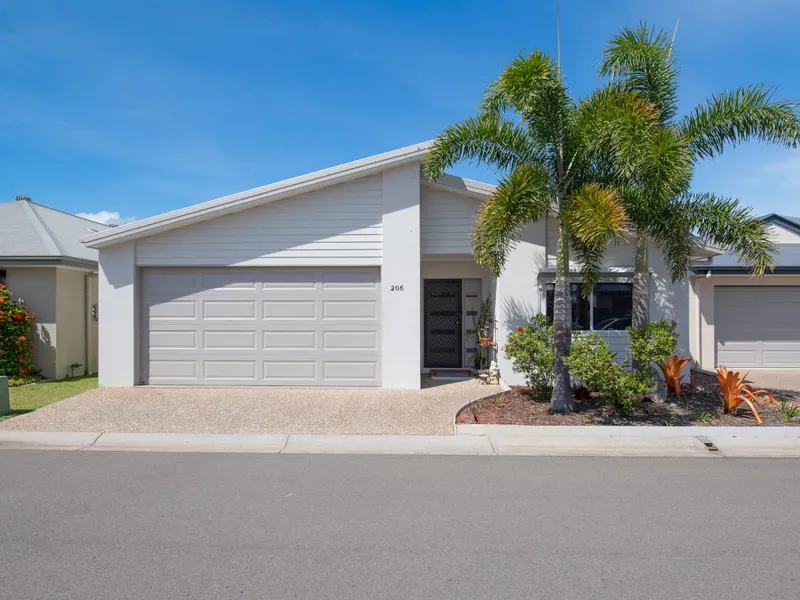 LIFESTYLE LIVING - VILLA 206 PALM LAKE RESORT