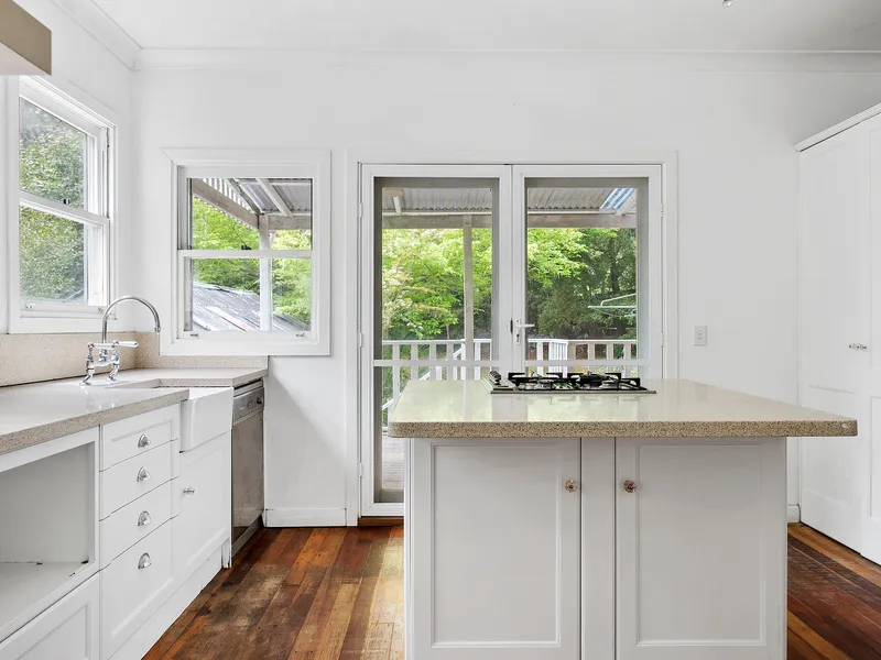 Character Cottage...Large Level Yard