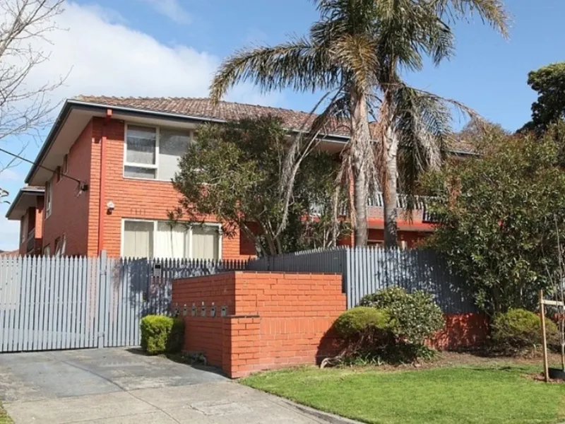LIGHT, BRIGHT & SPACIOUS -  6 MONTH LEASE 
