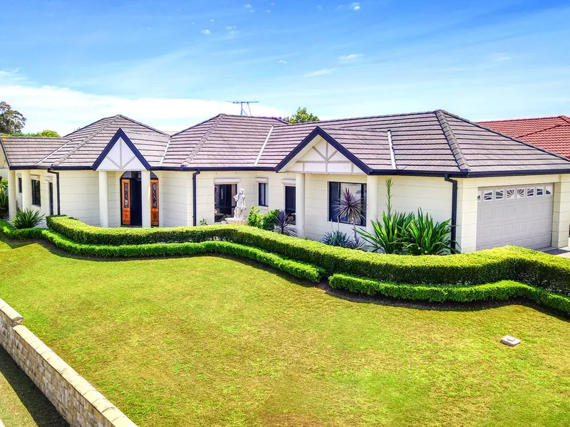 DESIGNER 5 BEDROOM HOME
