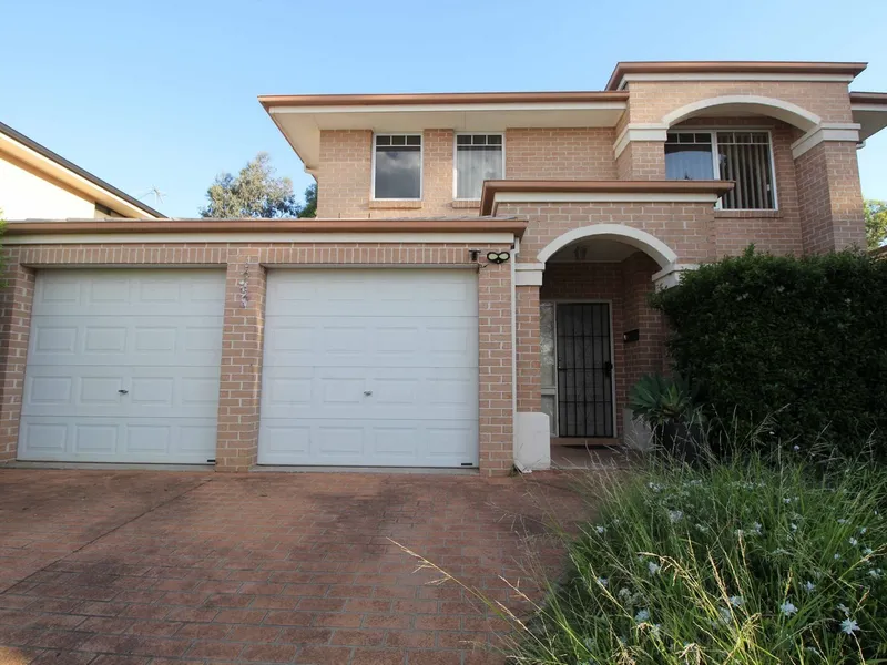 Large 4 Bedroom Family Home.