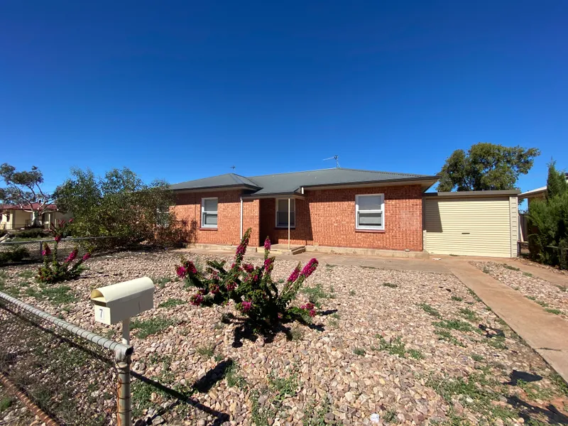 Centrally located maisonette