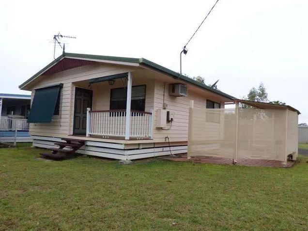 Quaint 2 bedroom cottage.