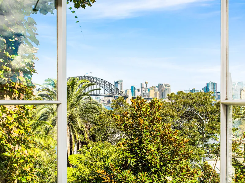 Stunning 2/3 Bedroom Pet Friendly Character Apartment with Harbour & City Views