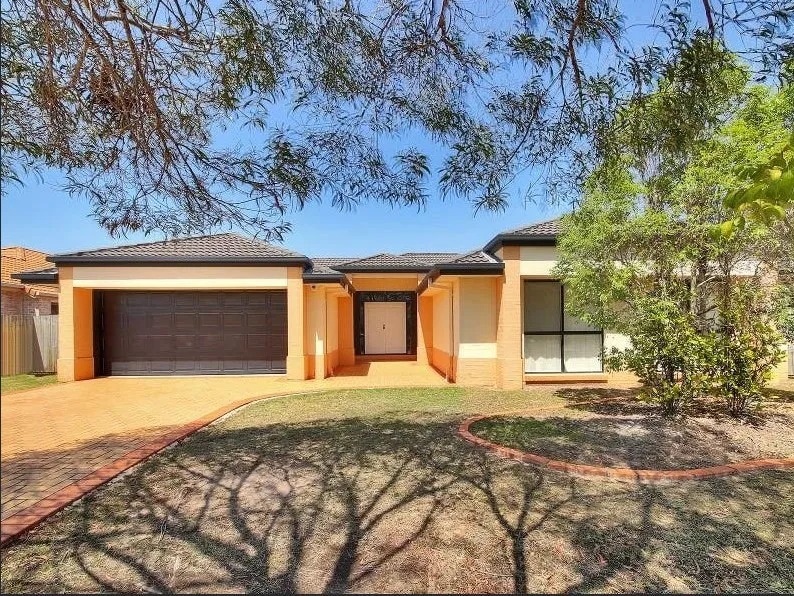 EX DISPLAY HOME - PRIME LOCATION!!