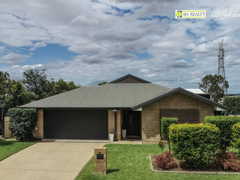 PRESTIGIOUS MODERN BRICK HOME, TRIPLE BAY SHED IN BACKYARD HAVING ACCESS TO COUNCIL PARKLANDS - 10% RENTAL YIELD