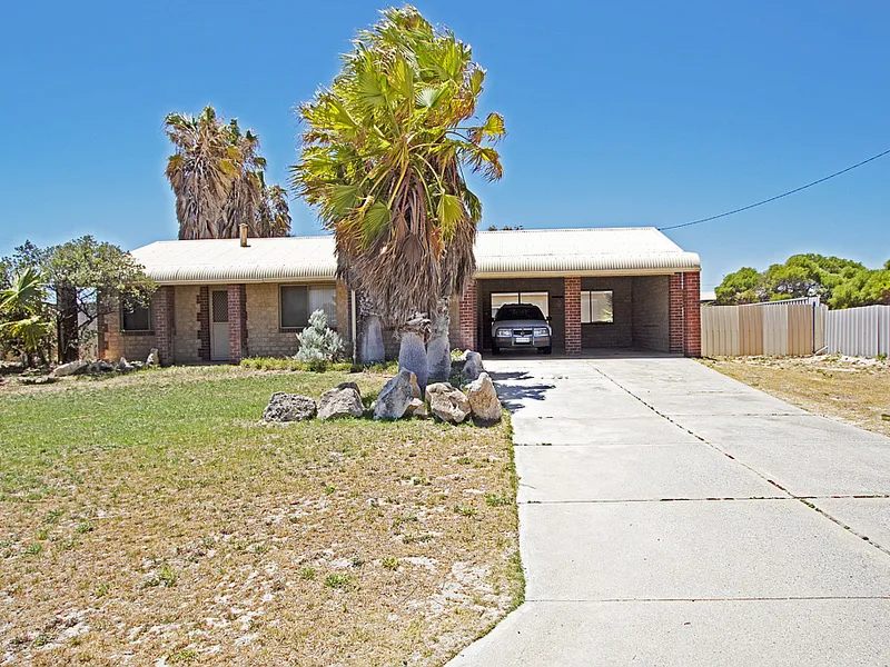 Little House with Big Potential in Fantastic Location!