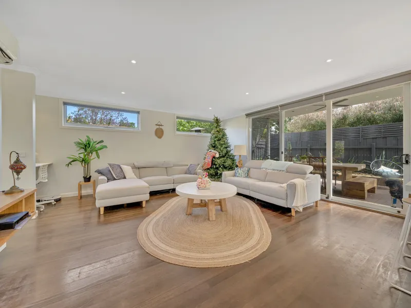 Fully Furnished Executive Bayside Retreat