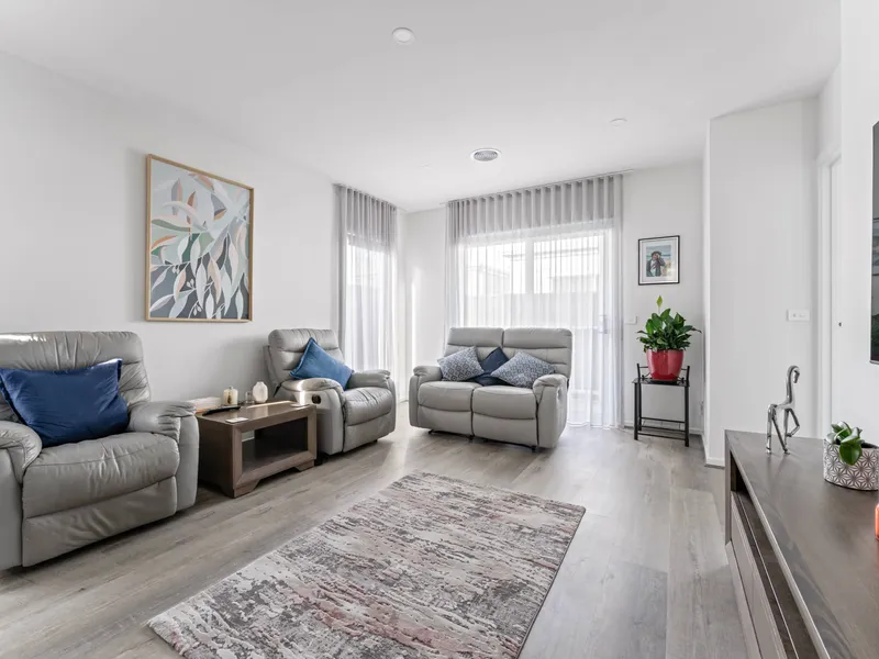 Lifestyle Meridian lot 178 - A Surprise Package