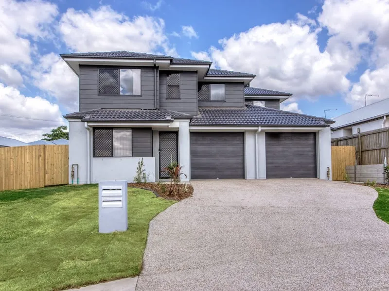 MUST SEE, STUNNING 3 BEDROOM HOME WITH AIR CONDITIONING!