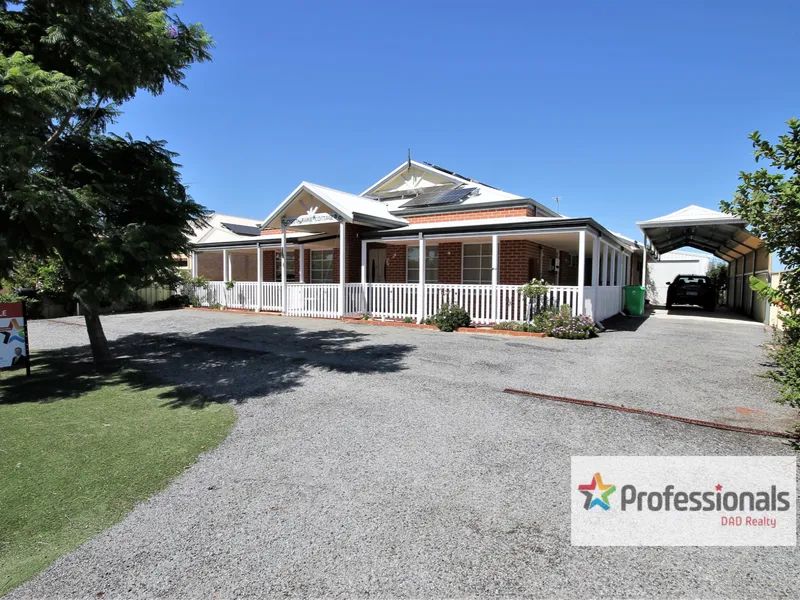 Country Living in Style!