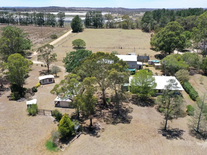 THULIMBAH – 4.7 INCREDIBLE ACRES – BORE – HUGE SHEDS – 4 BEDROOM RESIDENCE – CHARMING SETTING