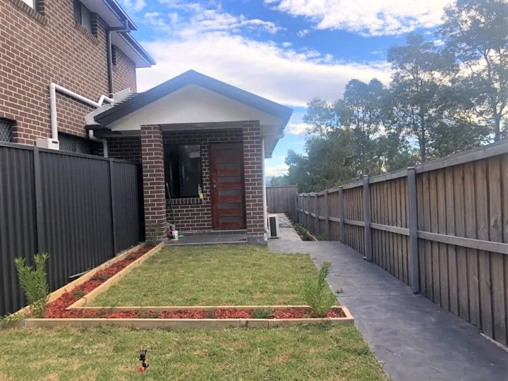 Nearly Brand new 2-bedroom granny flat for rent in Minto One.