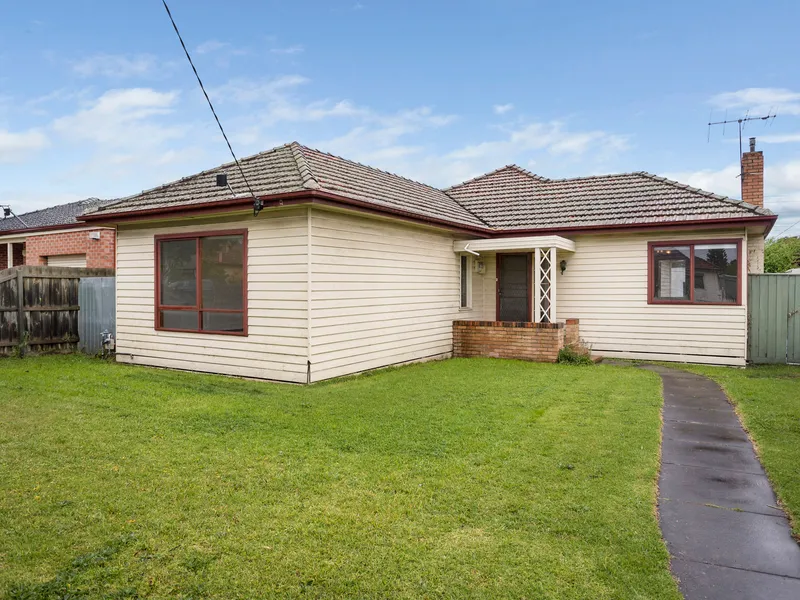 THIS PROPERTY FEATURES: