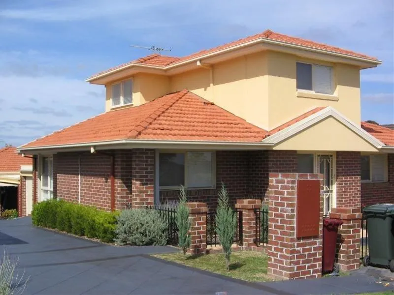 Renovated 3-Bedroom Townhouse in Quiet Neighborhood