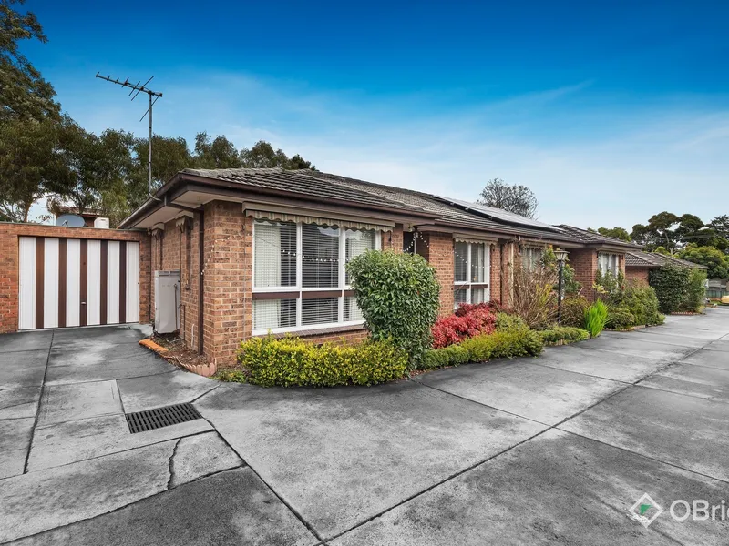 FOR RENT: SPACIOUS SINGLE - LEVEL UNIT WITH MODERN COMFORTS