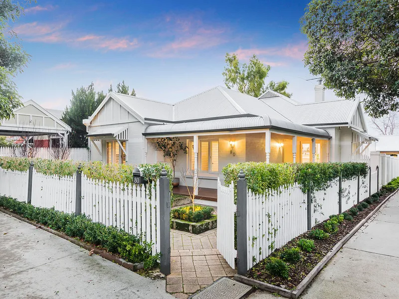 STYLISH & CHARMING FAMILY HOME