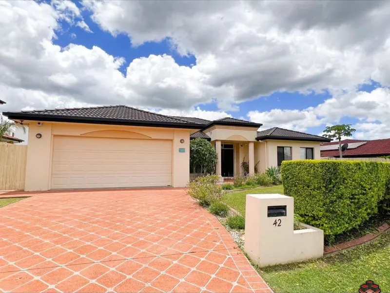 Perfect home with Solar and swimming pool