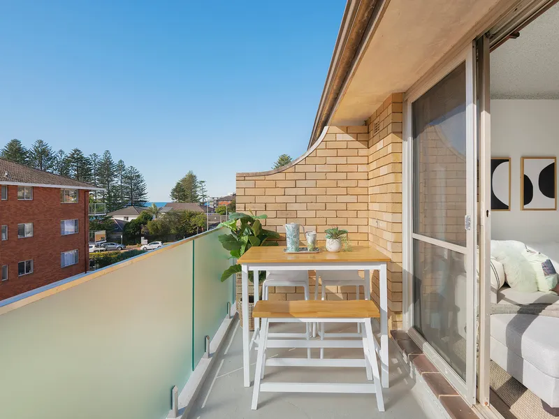 Ultimate Beach and Cafe Lifestyle