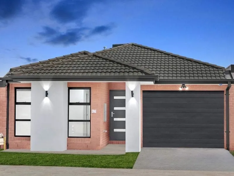 Spacious 4-Bedroom Family Home with Modern Features in Fraser Rise