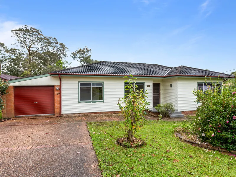 4 BEDROOMS | 1 BATHROOMS | 2 CAR GARAGE