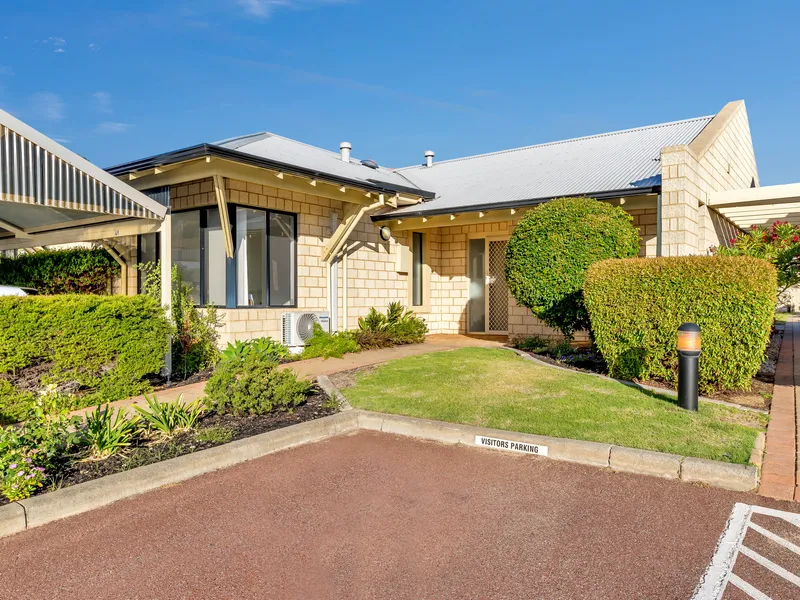 Stand alone house in a leafy street 