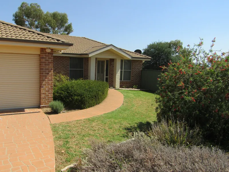 BRICK & TILE 4 BEDROOM HOME