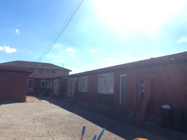 Neat 2 bedroom unit close to all amenities